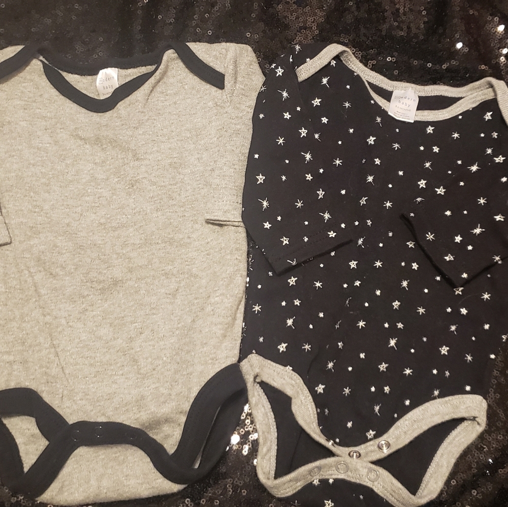 2 coordinating long sleeve onsies